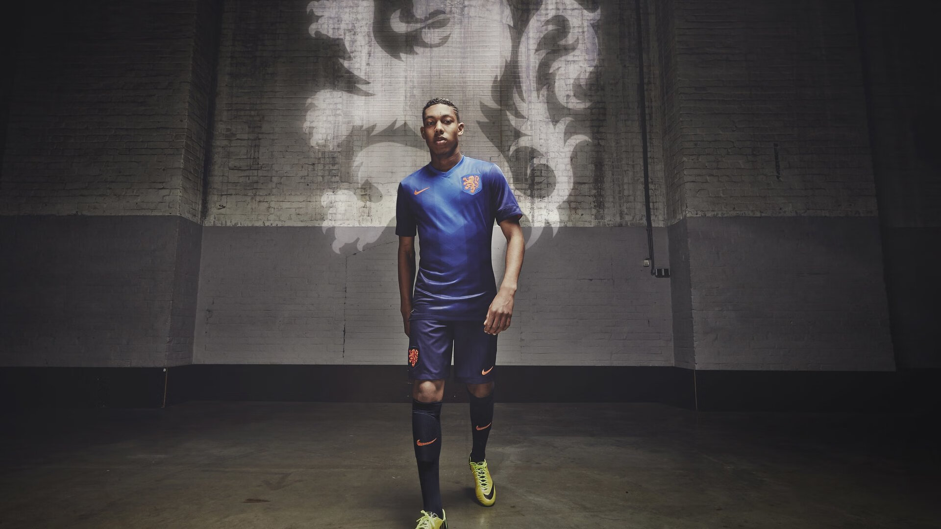 爱游戏体育app-西甲焦点战：皇马客场逆转巴萨，争冠悬念重燃，西甲30轮皇马对巴萨